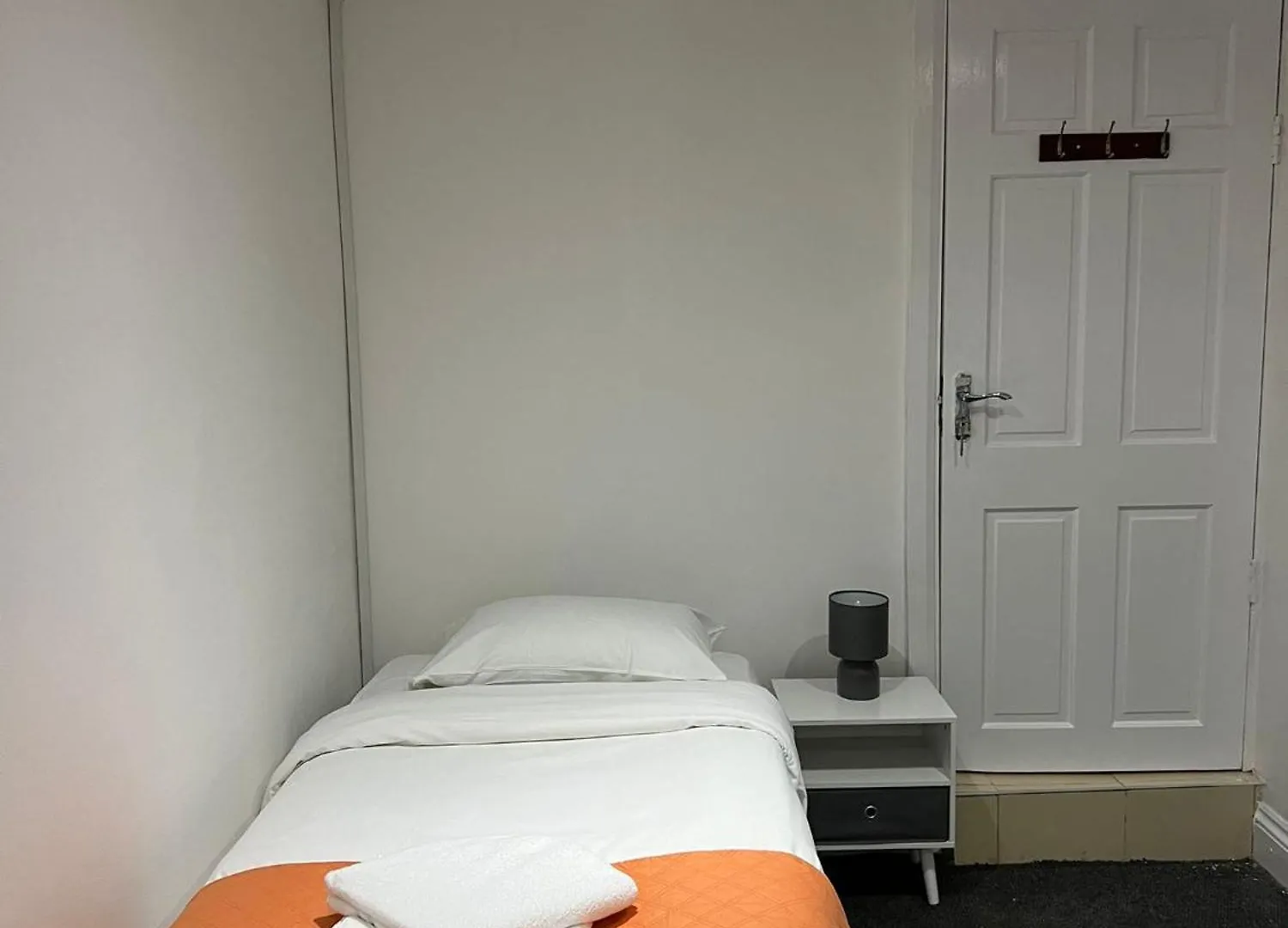 Apartment-Sleep6-Wifi-Family Friendly London Apartman