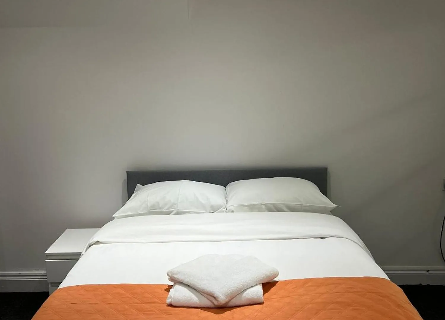 Apartment-Sleep6-Wifi-Family Friendly Лондон