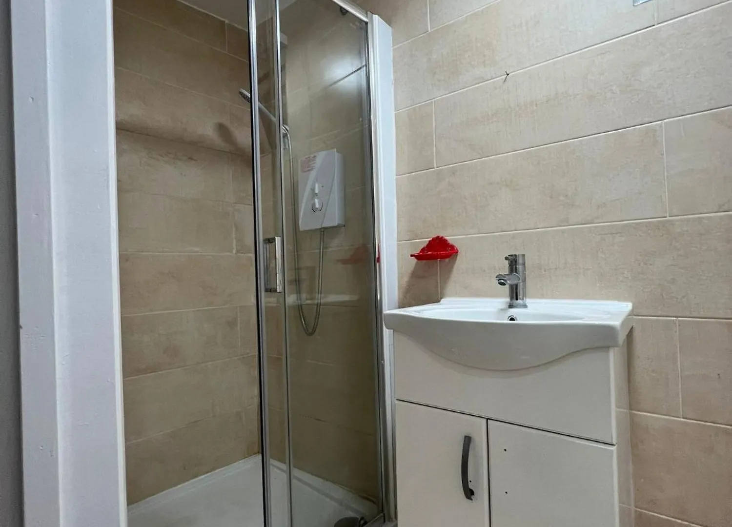 Apartment-Sleep6-Wifi-Family Friendly Лондон