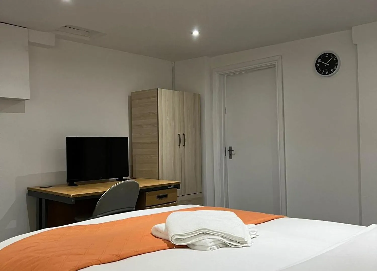 Apartment-Sleep6-Wifi-Family Friendly Лондон 0*,  Великобритания