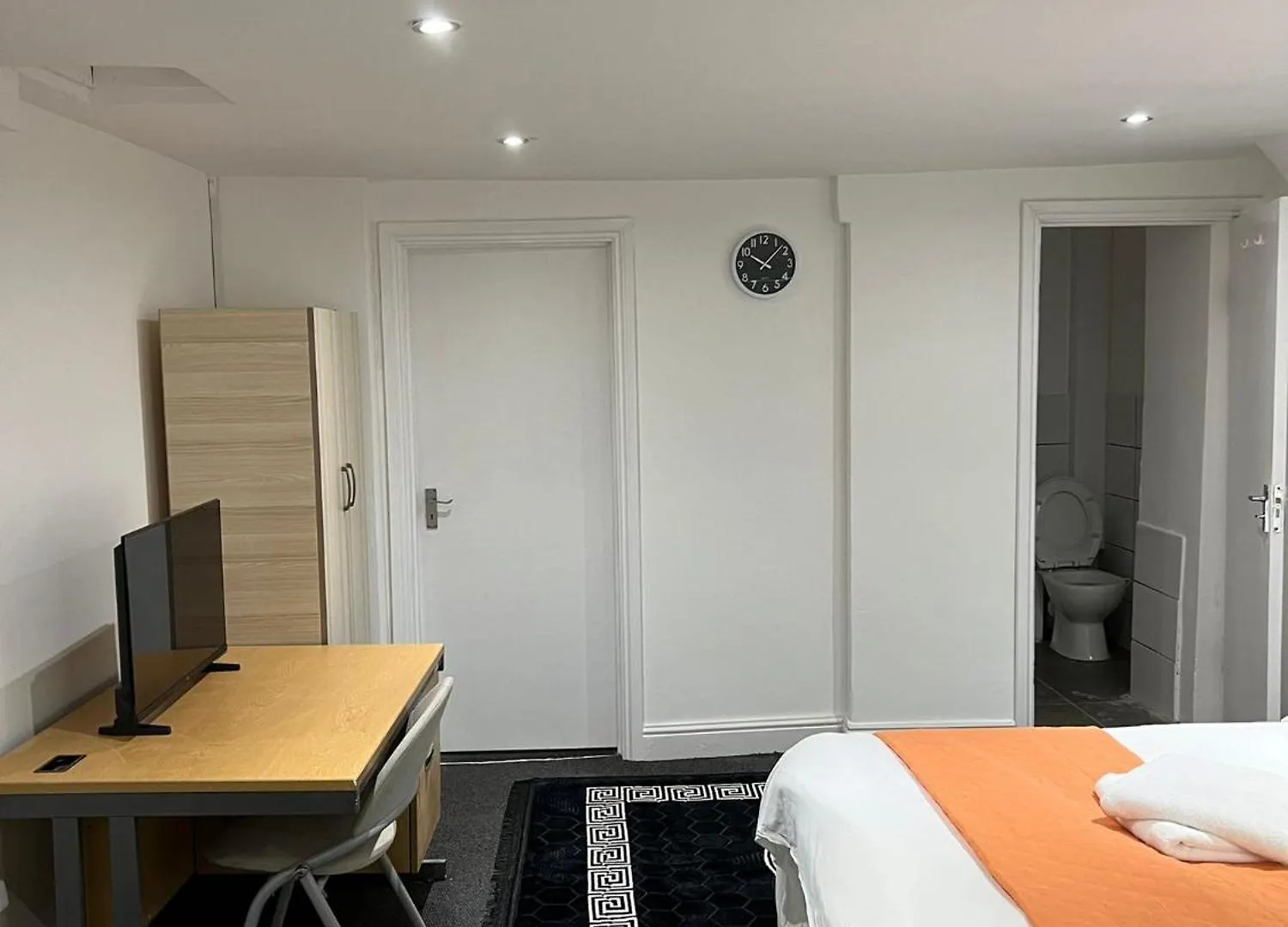 Апартаменты Apartment-Sleep6-Wifi-Family Friendly Лондон Великобритания